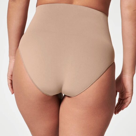 NWT Spanx SPANXshape ExtraOrdinary Brief in Toasted Oatmeal Size Large - Picture 2 of 5